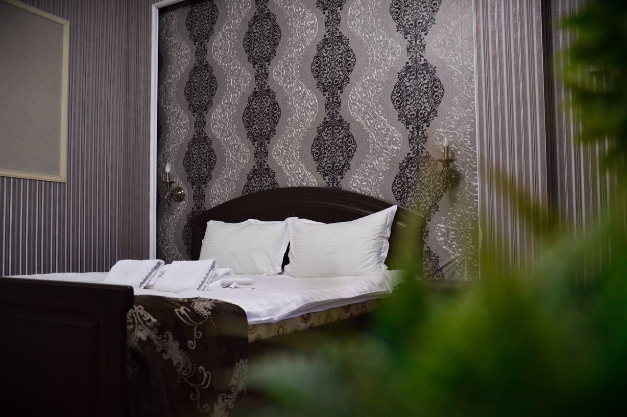 Vip Mini Hotel Semey Exterior photo